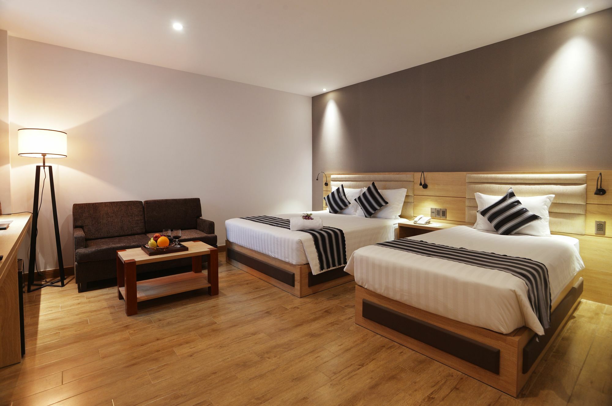 Aiden Saigon Hotel Хошимин Экстерьер фото